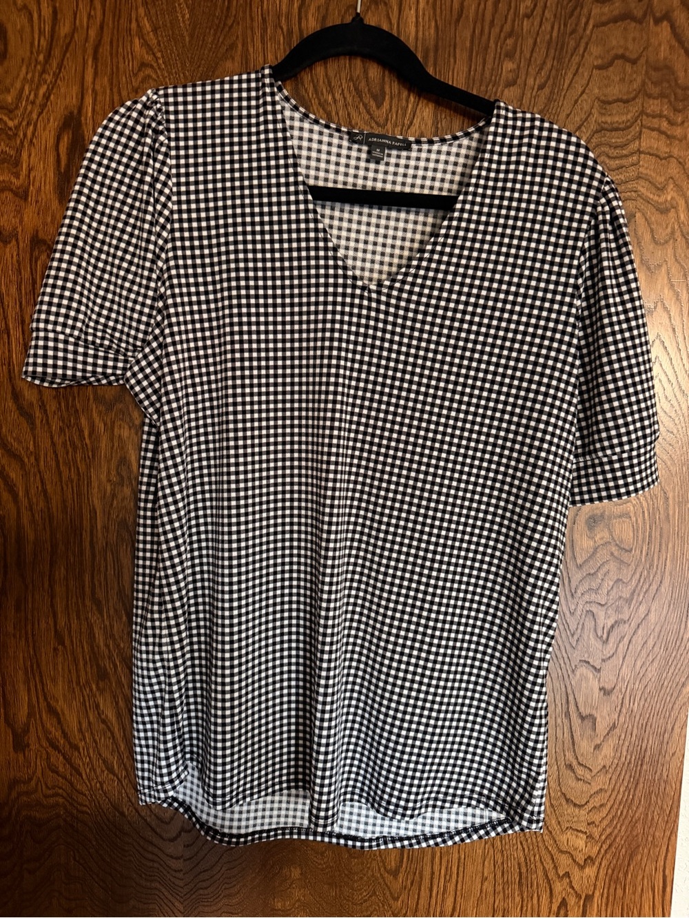 Adrianna Papell Black & White Gingham V-Neck Short Sleeve Top